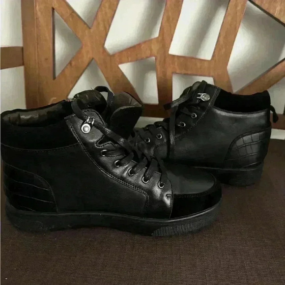 Proper Kasia Sneaker (Women) Size 9 Used like a New - Picture 4 of 7